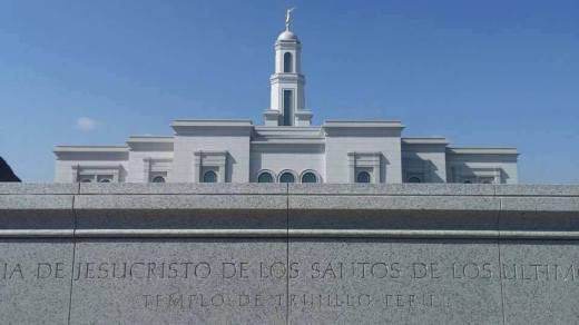 Ubicación: Av. Mansiche Km. 3,5  Distrito Huanchaco, Trujillo, Peru Anuncio del Templo: 13 de diciembre 2008